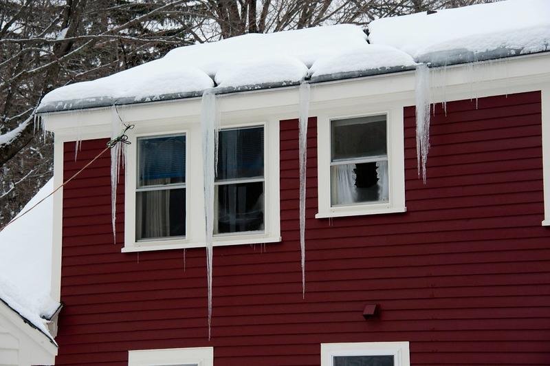Roof Snow Clearing in Manitowoc